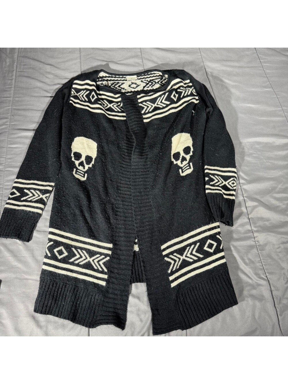 Hot & Delicious Skull Cardigan Womens S/M Black Ivory Goth Punk Sweater